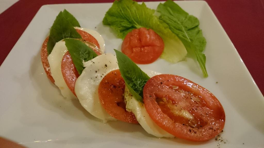 Bellmans Restaurant & Guesthouse Karon Bagian luar foto