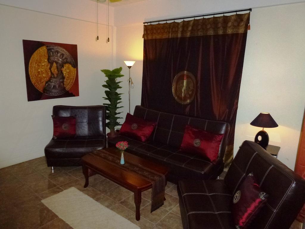 Bellmans Restaurant & Guesthouse Karon Ruang foto