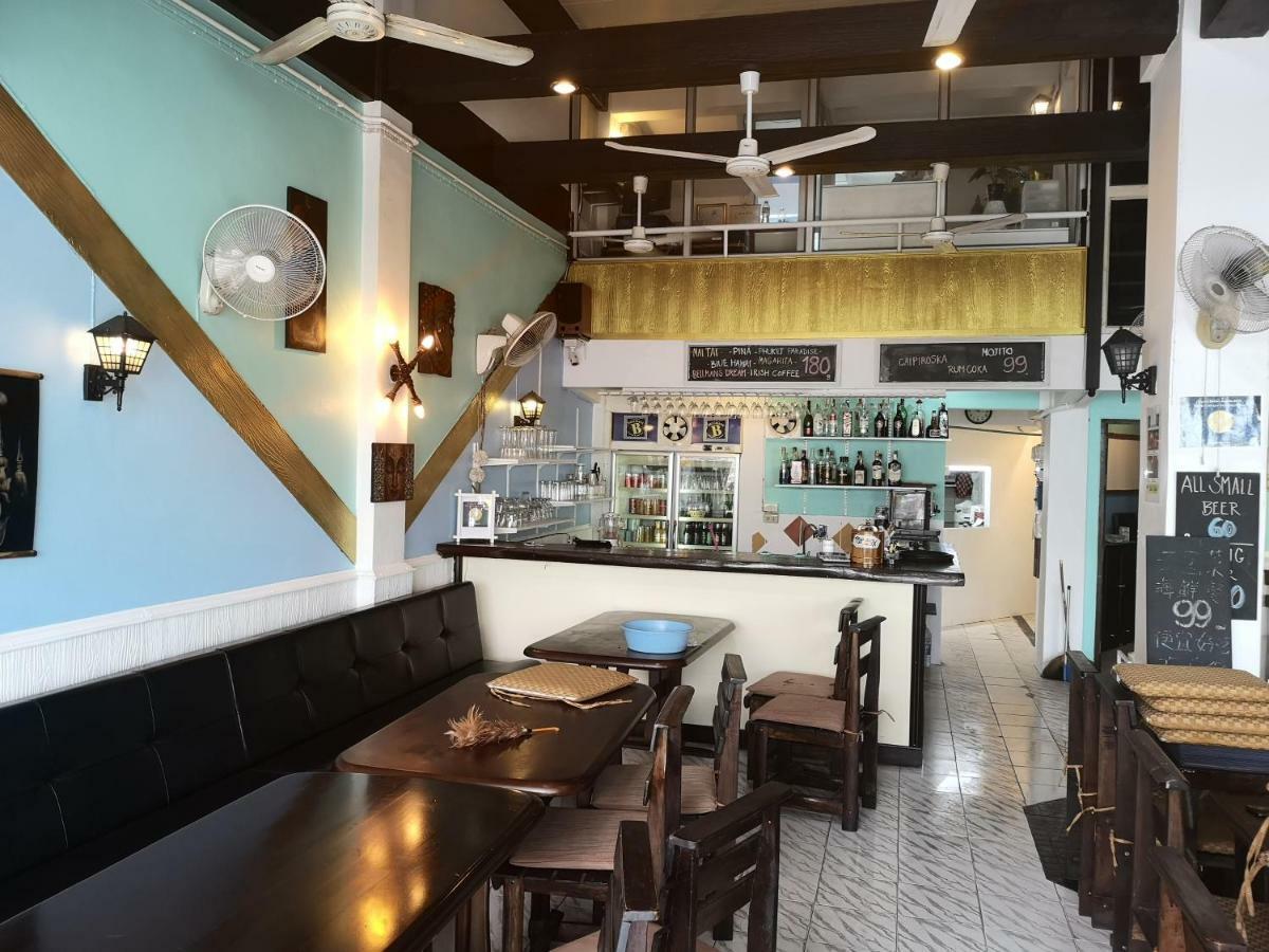 Bellmans Restaurant & Guesthouse Karon Bagian luar foto