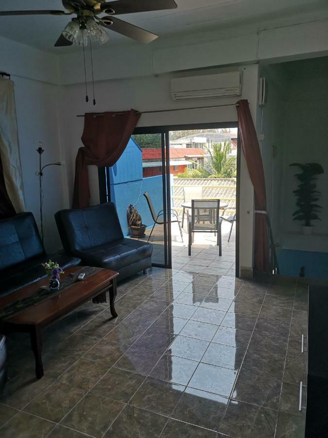 Bellmans Restaurant & Guesthouse Karon Bagian luar foto