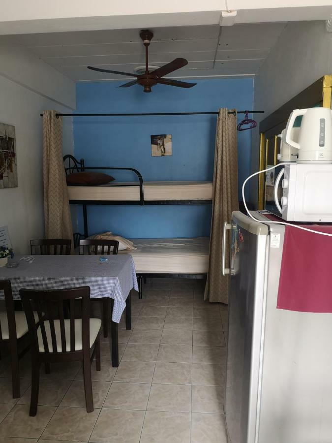 Bellmans Restaurant & Guesthouse Karon Bagian luar foto