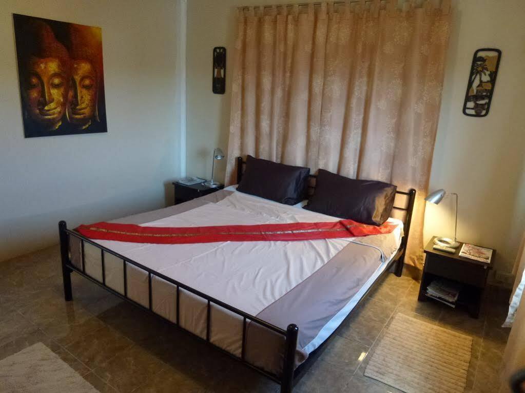 Bellmans Restaurant & Guesthouse Karon Bagian luar foto